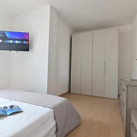 Izzhome Oasis Apartment