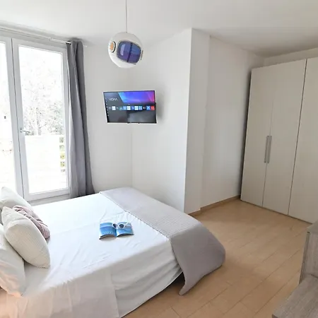 Izzhome Oasis Apartmán